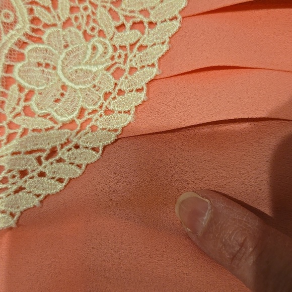 Vintage 80s Peach Blouse with Lace Collar - GrannyCore! - Picture 9 of 9